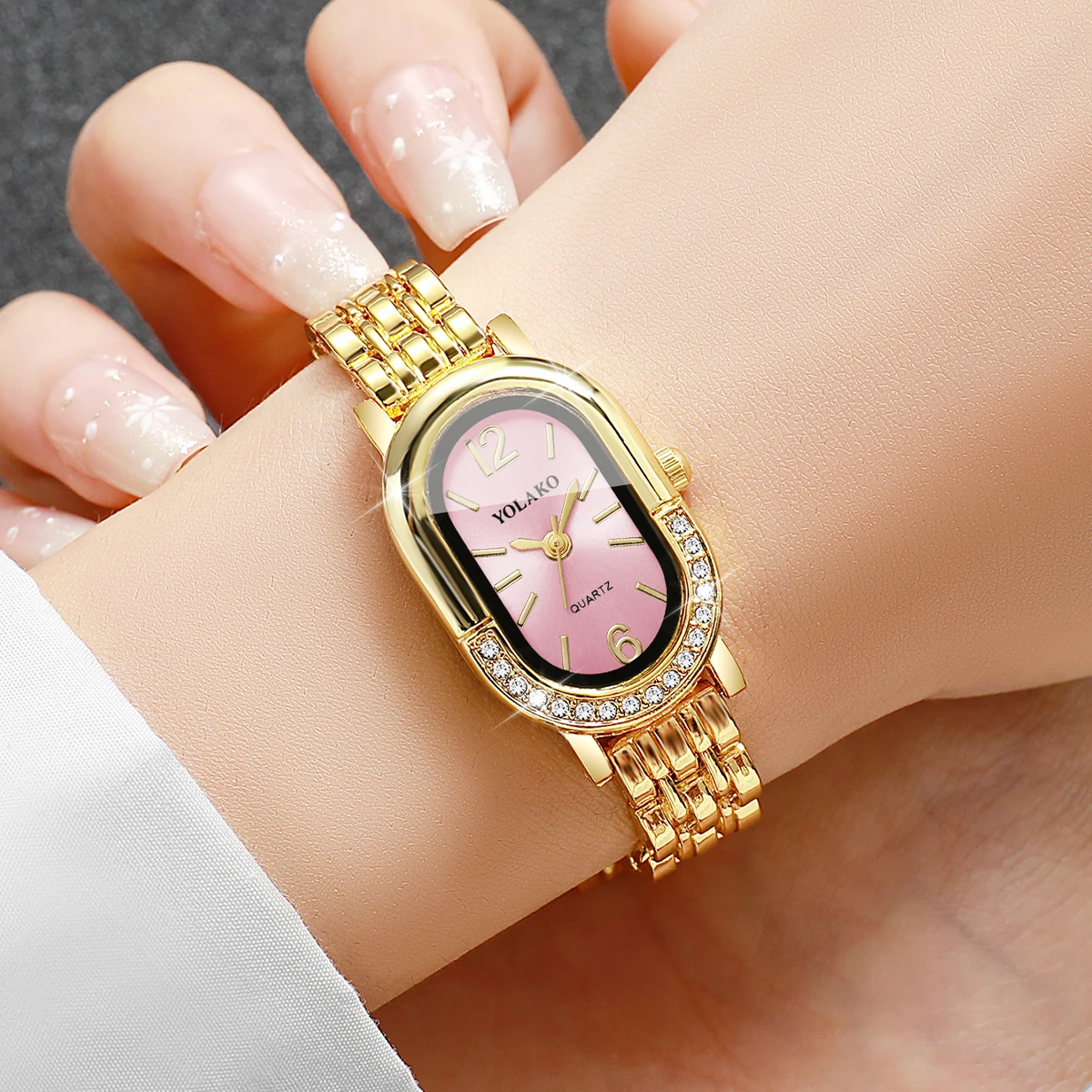 หรูหราไรน์สโตนนาฬิกาผู้หญิงควอ - Luxury Watch Lady บทวิจารณ์และราคา