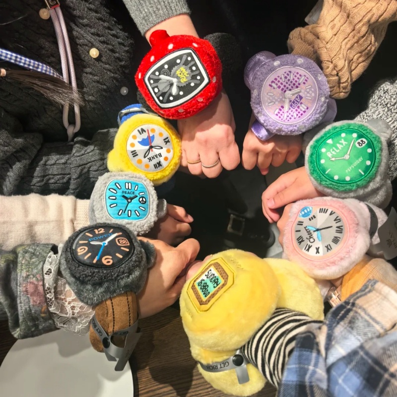 【มีสินค้าในสต็อก】นาฬิกาตุ๊กตา  - Luxury Watch Gift Box บทวิจารณ์และราคา
